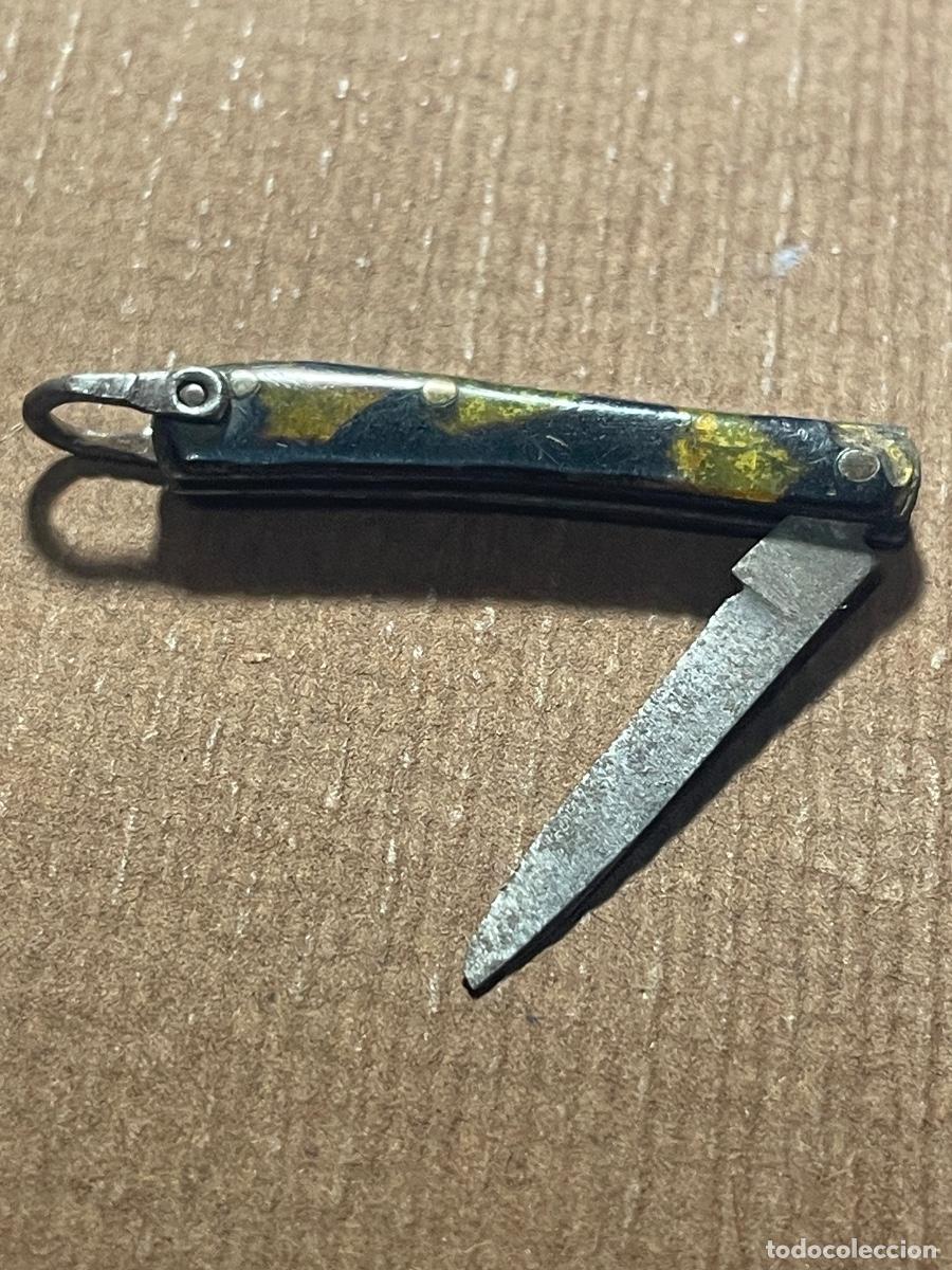 Militaria: ANTIGUA NAVAJA MINIATURA - MARCA EN LA HOJA ILEGIBLE CERRADA 4,5 CM. ABIERTA 7,5 CM.- ESTADO EL QUE