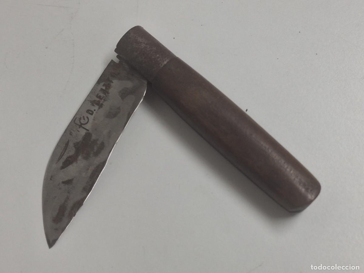 Militaria: NAVAJA F.C. DON BENITO