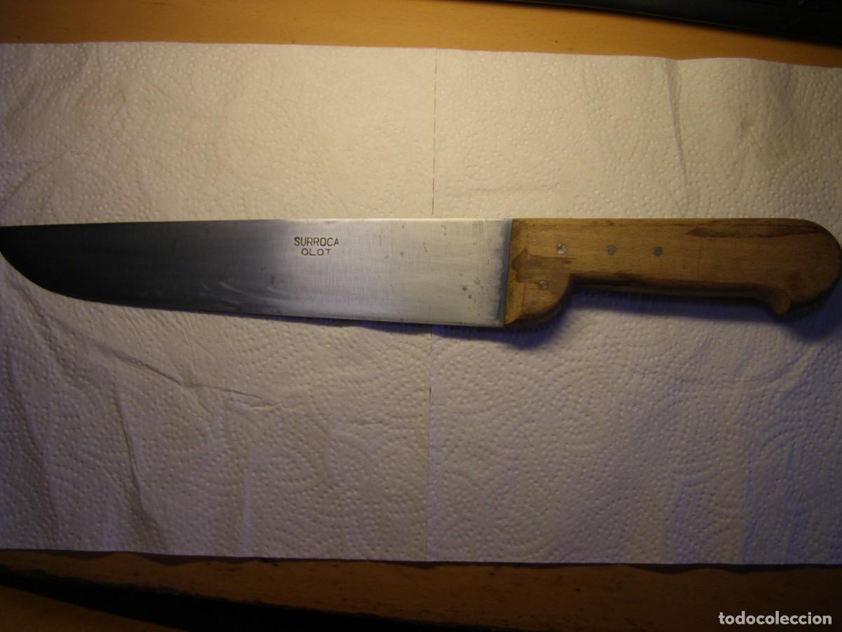 Militaria: Antiguo cuchillo marca SURROCA. OLOT, de acero al carbono forjado.
