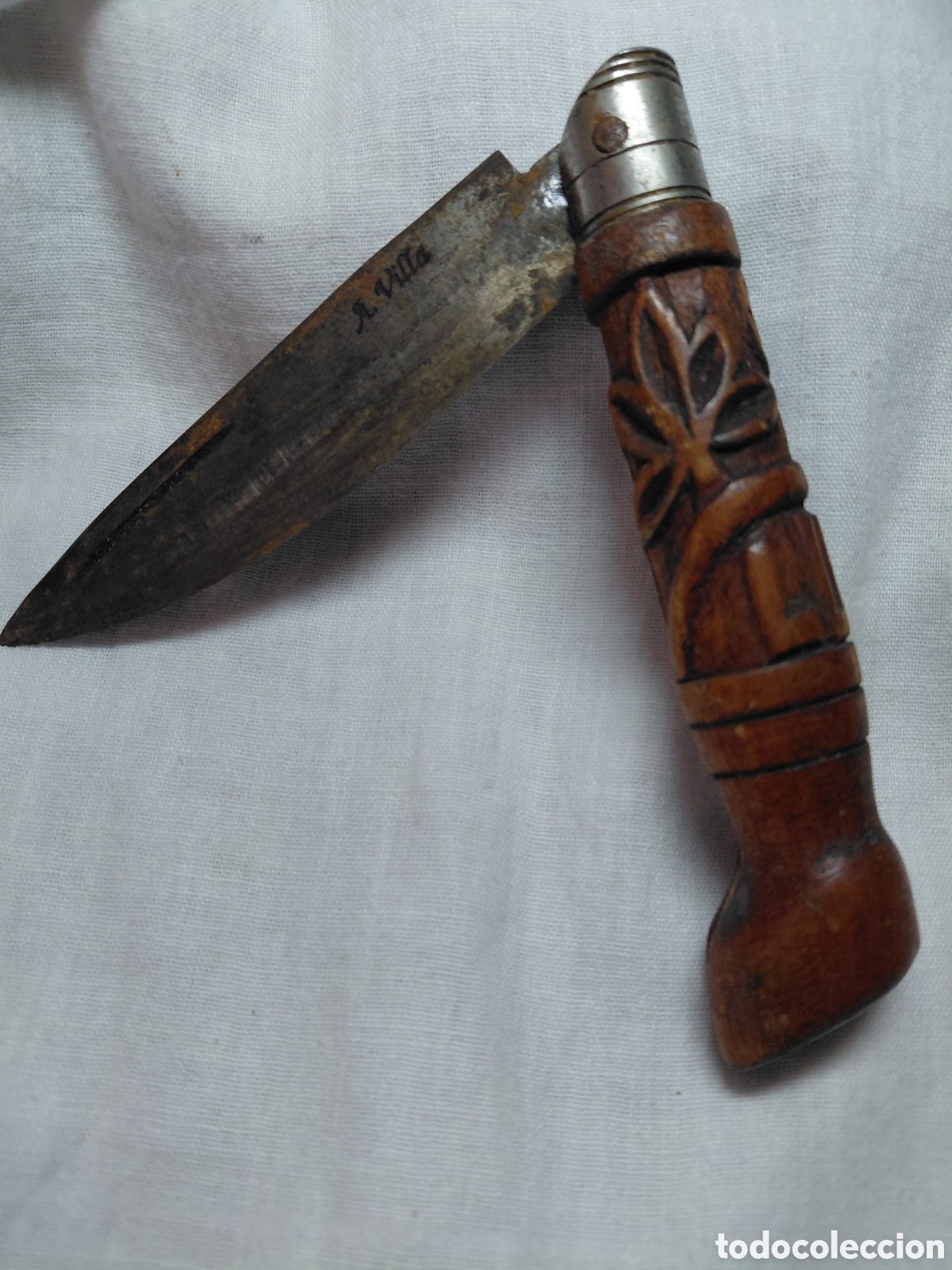 Militaria: NAVAJA TAMA&Ntilde;O GRANDE DE MADERA TALLADA.FIRMADA EN LA HOJA A.VILLA (ASTURIAS)