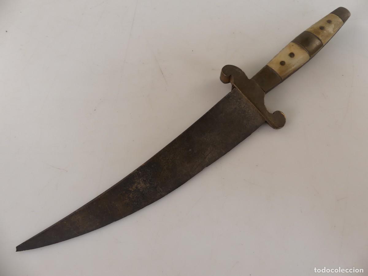 Militaria: ANTIGUO CUCHILLO MANGO DE LATON Y ASTA OBJETO DE COLECCI&Oacute;N