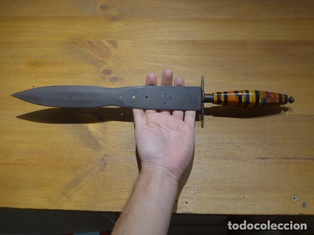 Militaria: Antiguo gran cuchillo espa&ntilde;ol de 47,5 cm largo. Original.