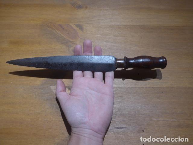 Militaria: Antiguo cuchillo espa&ntilde;ol del siglo XIX, original.