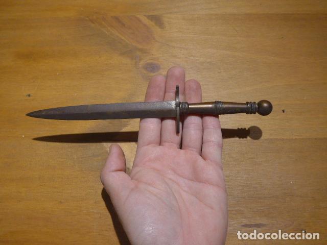 Militaria: Antiguo cuchillo a identificar, seguramente de principios siglo XX