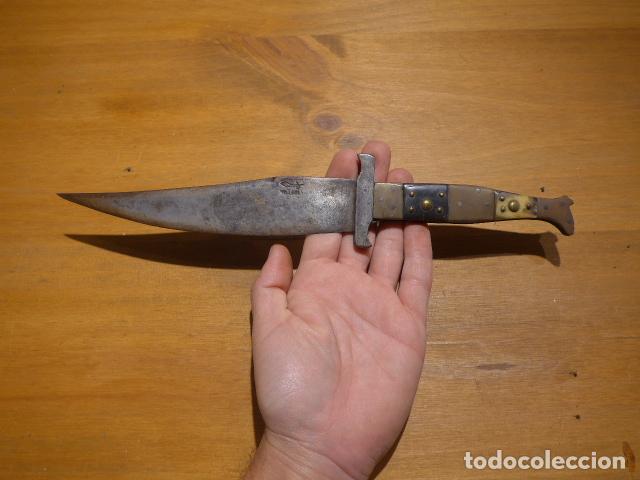 Militaria: Antigua navaja marcada aragonesa de sastago o catalana de sabateta o bota, siglo XVIII-XIX. Cuchillo