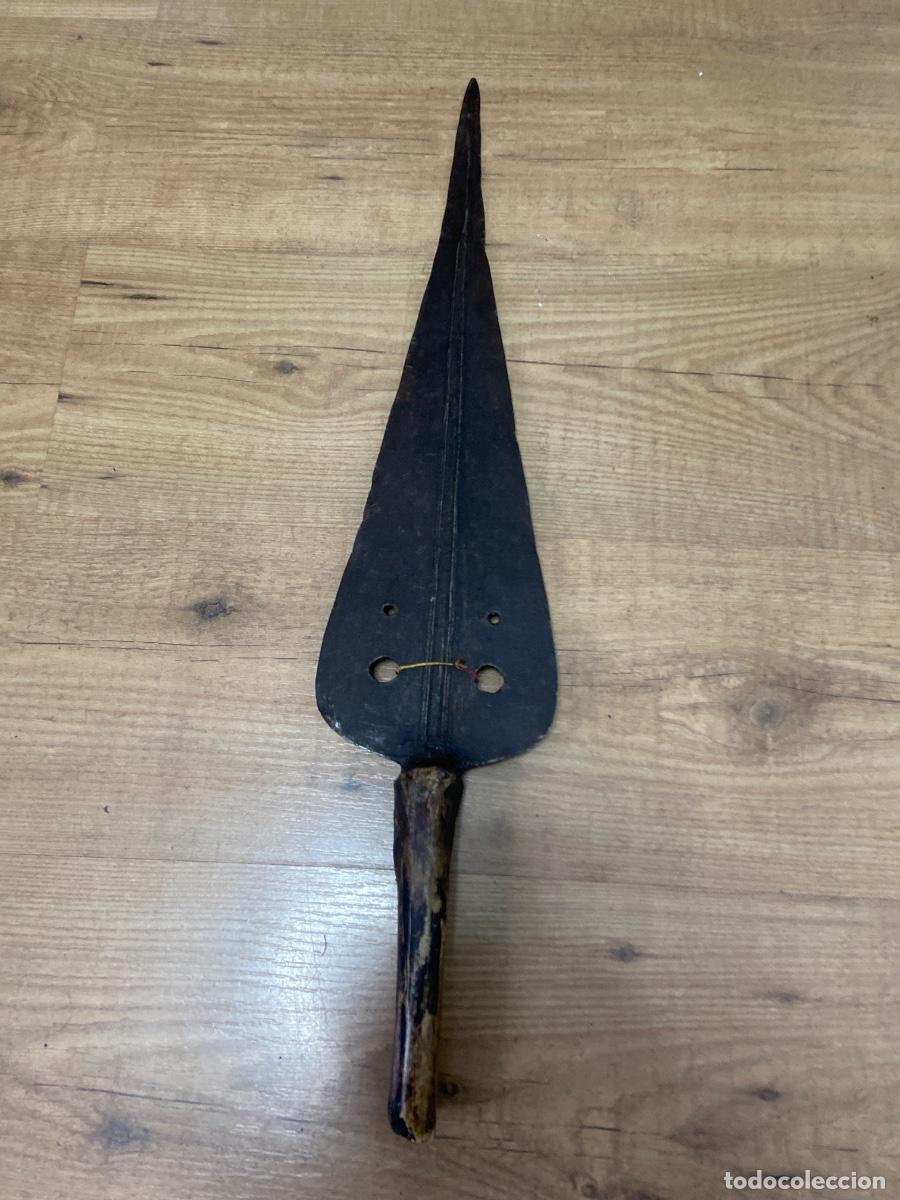 Militaria: SPJUT .Tribu CONGO .Mando de hueso