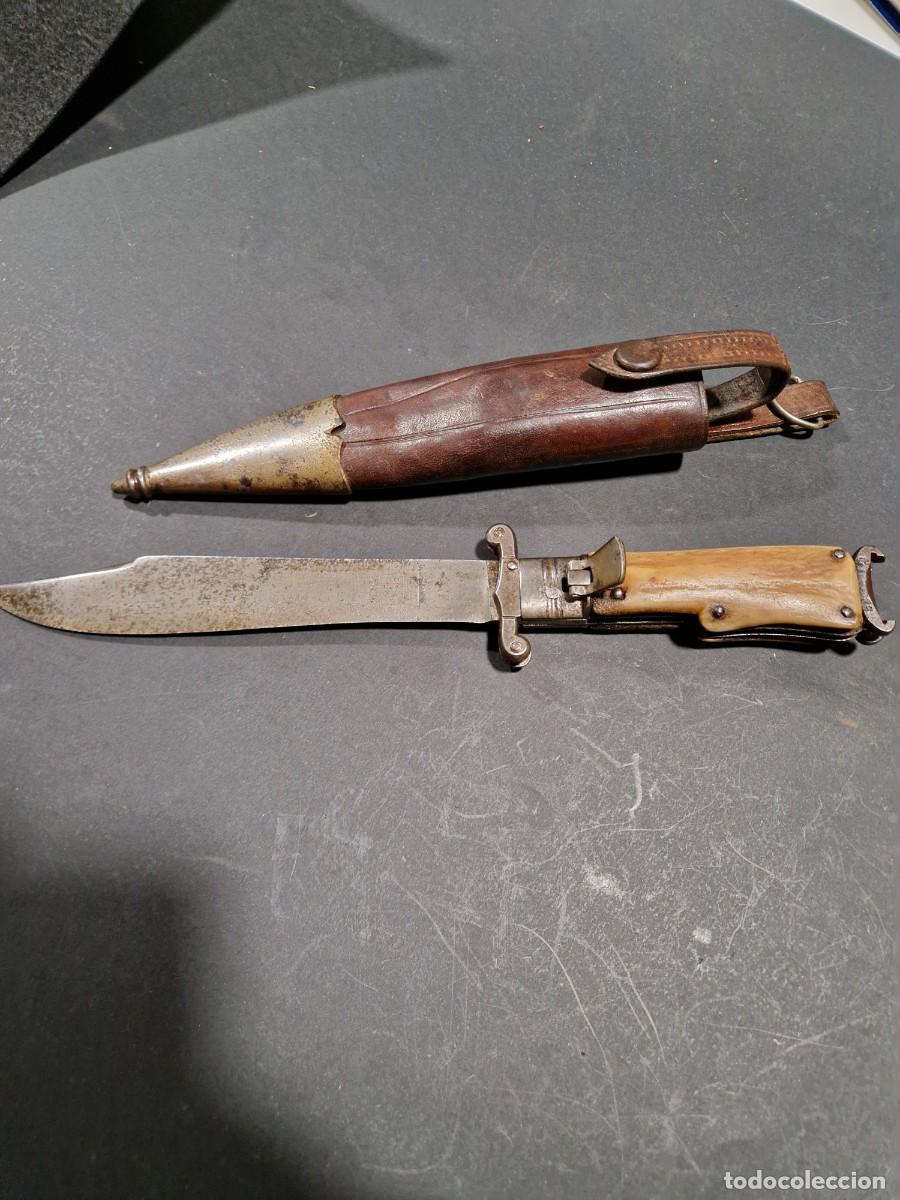 Militaria: Cuchillo plegable, siglo XIX, excelente estado