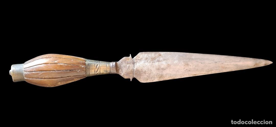 Militaria: (NA-260506)DAGA SIGLO XIX EMPU&Ntilde;ADURA DE ASTA