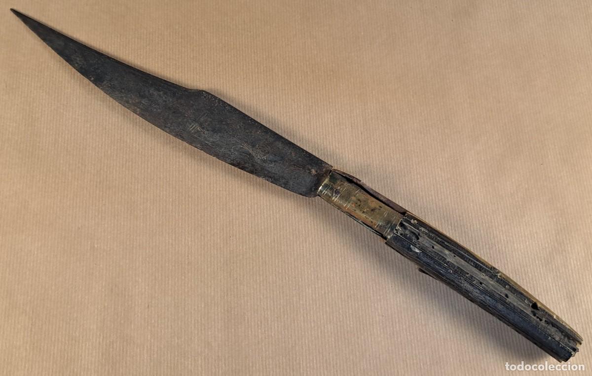 Militaria: Navaja espa&ntilde;ola de respeto Siglo XVIII - XIX pieza de gran formato 45,5 cm.