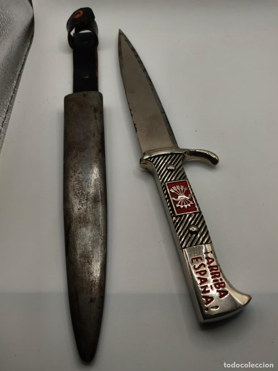 Militaria: Daga de Falange modelo italiano