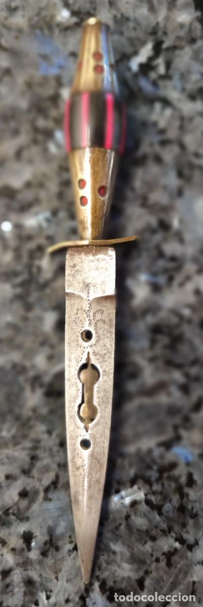 Militaria: Cuchillo albacete&ntilde;o antiguo y tama&ntilde;o peque&ntilde;o.