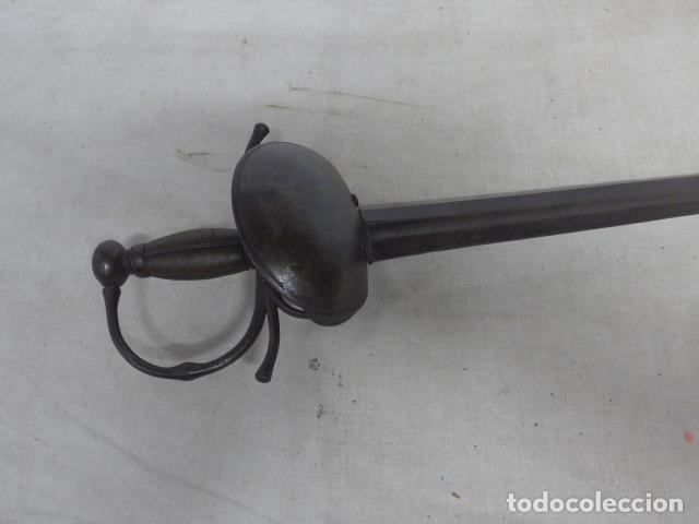 Militaria: Antigua espada espa&ntilde;ola boca de caballo de caballeria, escrita Enrique Coel en Alamania, circa 1728
