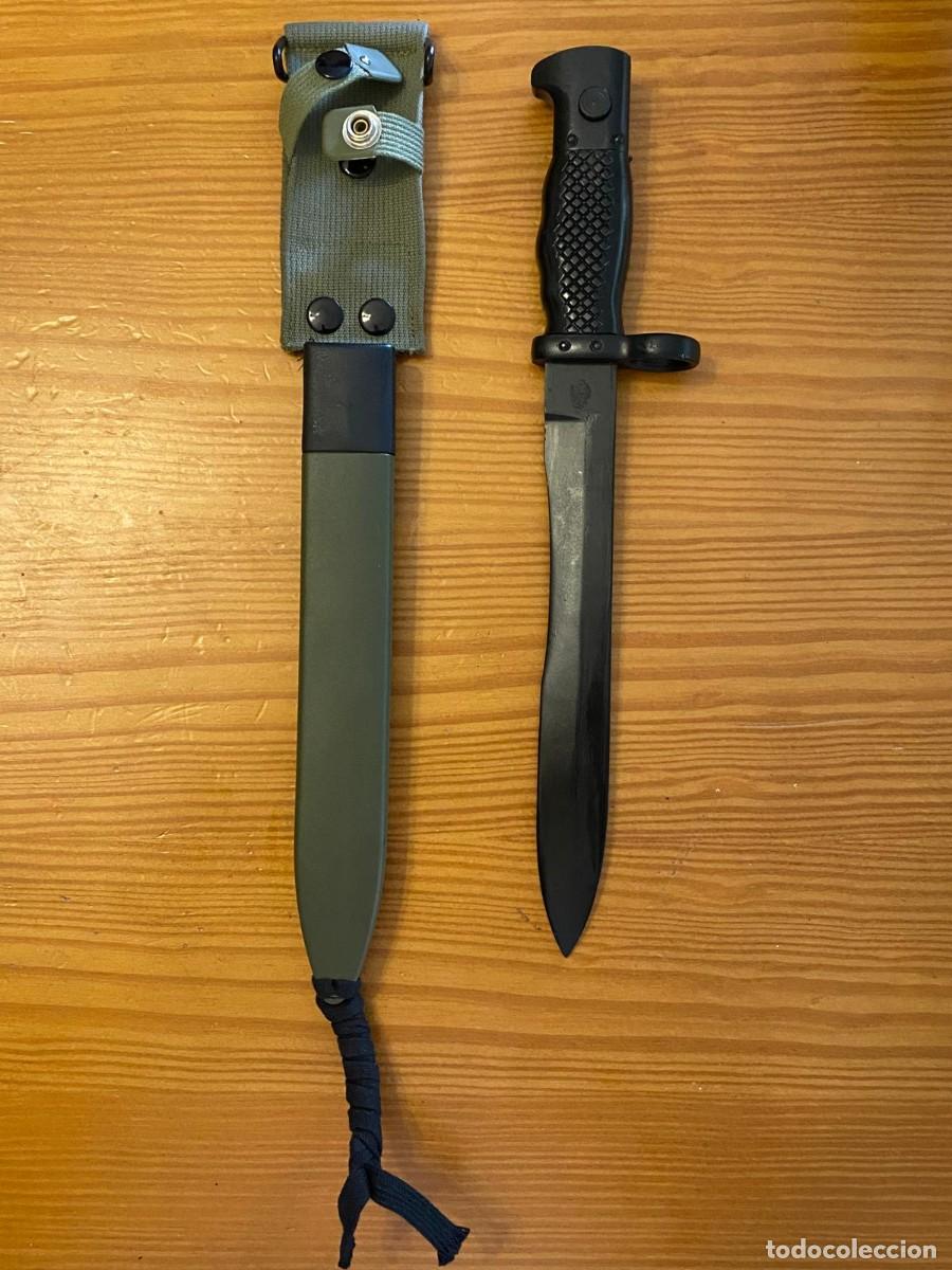 Militaria: Bayoneta Cetme C/FR8 con funda completamente nueva
