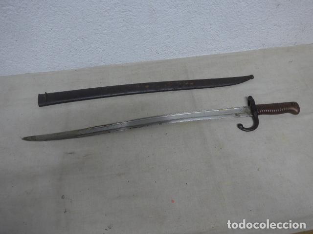 Militaria: Antigua bayoneta Chassepot francesa marcada St Etiene 1873 numeracion igual. Guerra Carlista y civil