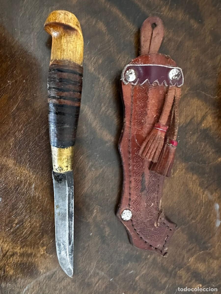 Militaria: ANTIGUO CUCHILLO FINLAND&Eacute;S PUUKKO ARTESANAL - MANGO CORTEZA ABEDUL Y FUNDA CUERO REPUJADO