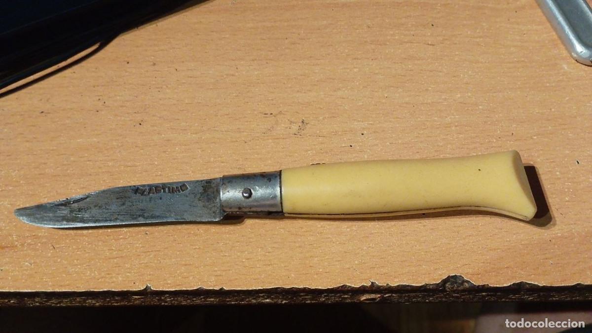 Militaria: antigua navaja italiana marca Plastimo, con raro sistema de seguro