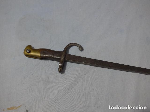 Militaria: Antigua bayoneta para fusil Grass frances, original de guerra civil.