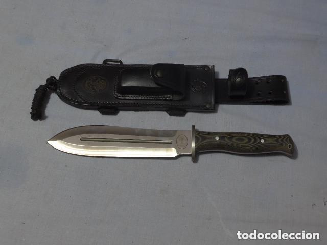 Militaria: Cuchillo conmemorativo del EZAPAC, zapadores paracaidistas. Muy raro.