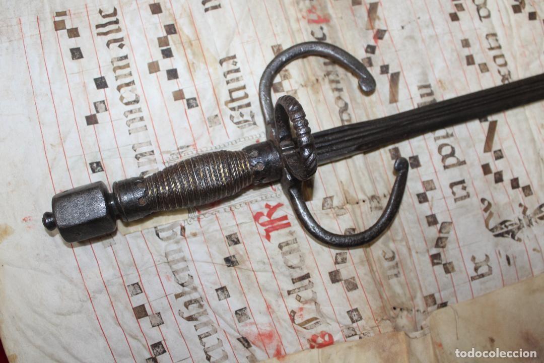 Militaria: Daga para mano izquierda del siglo XVI