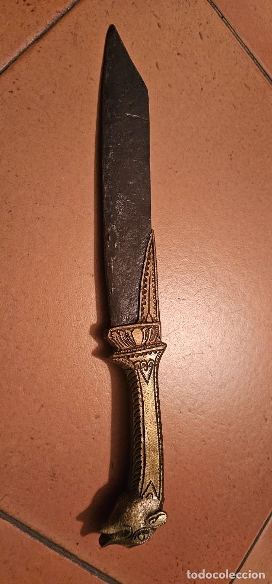 Militaria: Precioso cuchillo antiguo zoomorfo siglo XIX