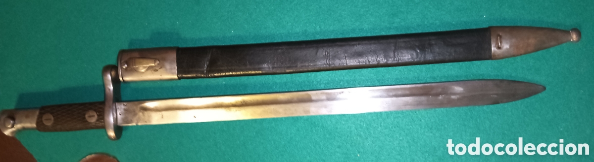 Militaria: Antigua bayoneta espa&ntilde;ola con funda