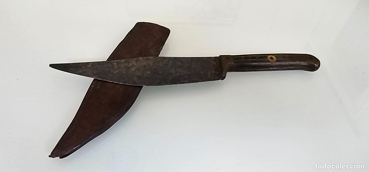 Militaria: Precioso cuchillo espa&ntilde;ol grabado en hija siglo XIX