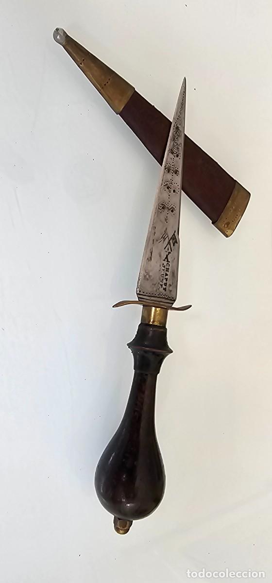 Militaria: Preciosa daga firmada plata siglo XIX