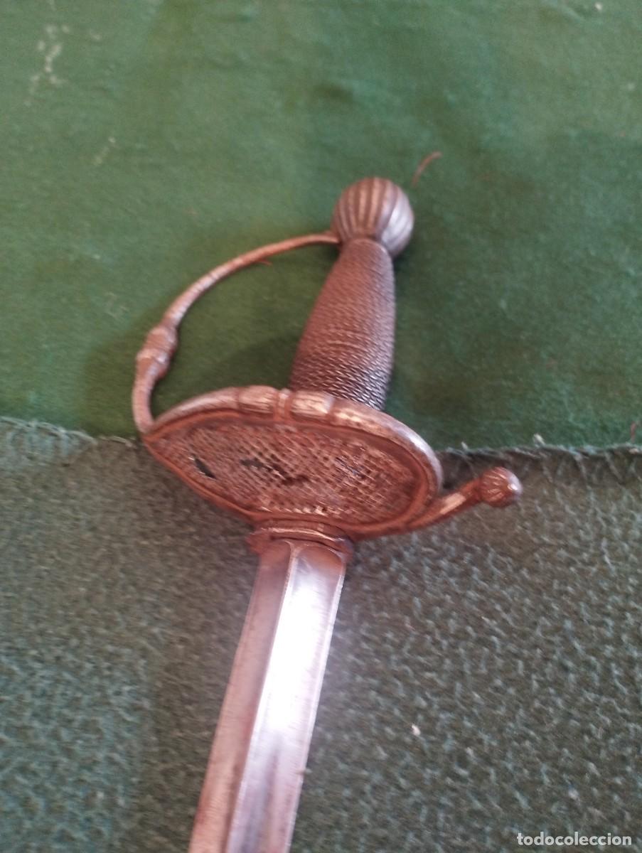 Militaria: Espada &rdquo;a la Valona&rdquo;, fabricada hacia la segunda mitad del siglo XVIII en Alemania.