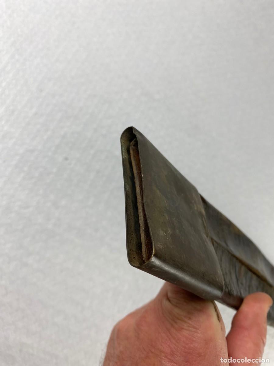 Militaria: VAINA en cuero y lat&oacute;n para antiguo machete Siglo XIX Original 41cm