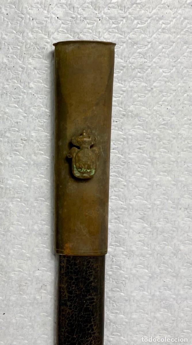 Militaria: VAINA de espada en cuero y lat&oacute;n Siglo XIX Original 69cm
