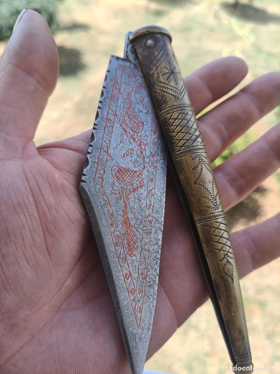 Militaria: NAVAJA TODA GRAVADA con leyenda SANTA CRUZ DE MUDELA