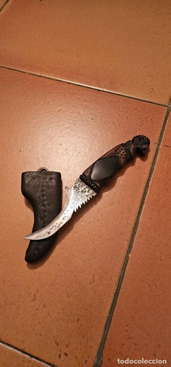 Militaria: Curioso cuchillo catal&aacute;n tallado siglo XIX