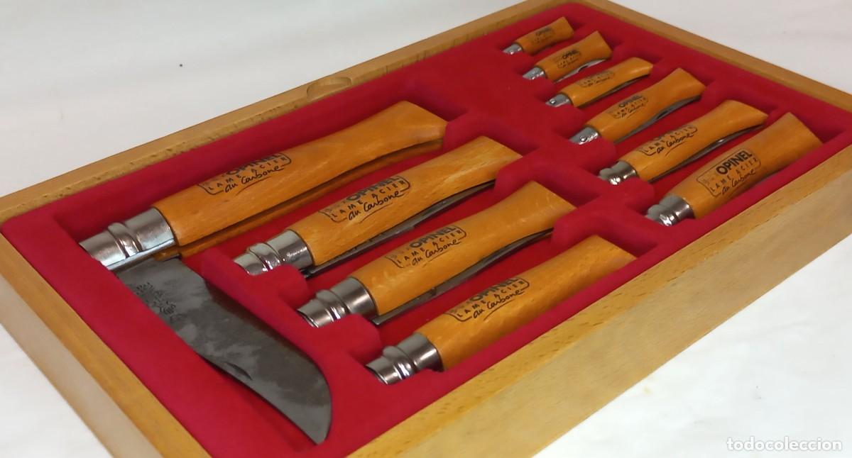 Militaria: VITRINA , ESTUCHE DE 10 DISTINTOS TAMA&Ntilde;OS DE NAVAJAS DE BOLSILLO OPINEL CARBONO