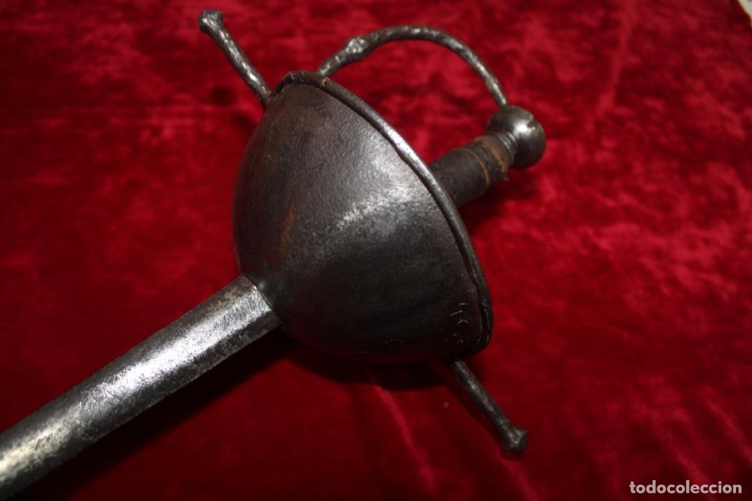 Militaria: espada ropera de taza siglo XVII
