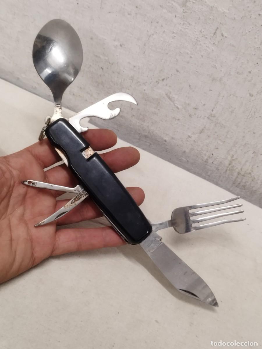 Militaria: Antigua navaja multiusos, cuchara, tenedor, aguja coser.