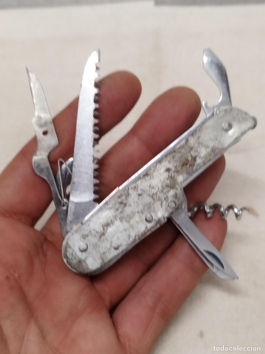 Militaria: Antigua navaja multiusos incompleta. Falta la hoja.