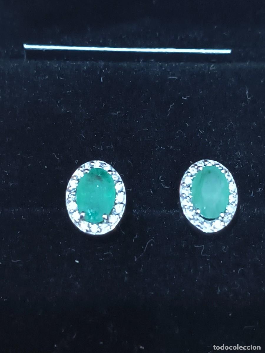 Militaria: Pendientes oro blanco, 18 kilates con esmeraldas naturales
