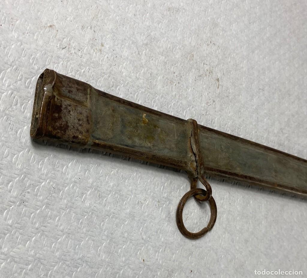 Militaria: VAINA de espada en hierro Siglo XIX Original 77cm Manufactura artesanal