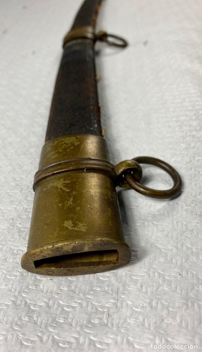 Militaria: VAINA de sable en cuero y lat&oacute;n ARMADA Siglo XIX Original 61cm
