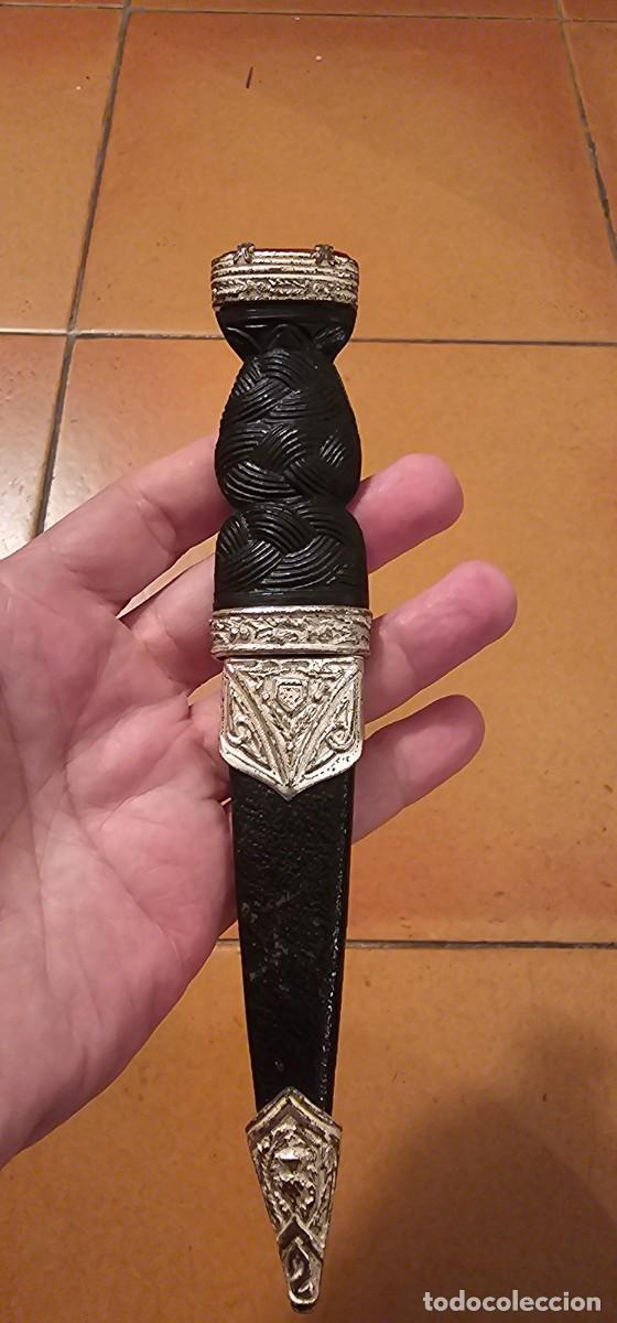 Militaria: Bonita daga escocesa siglo XX