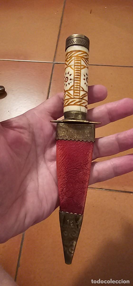 Militaria: Preciosa y antigua daga asta o hueso siglo XIX