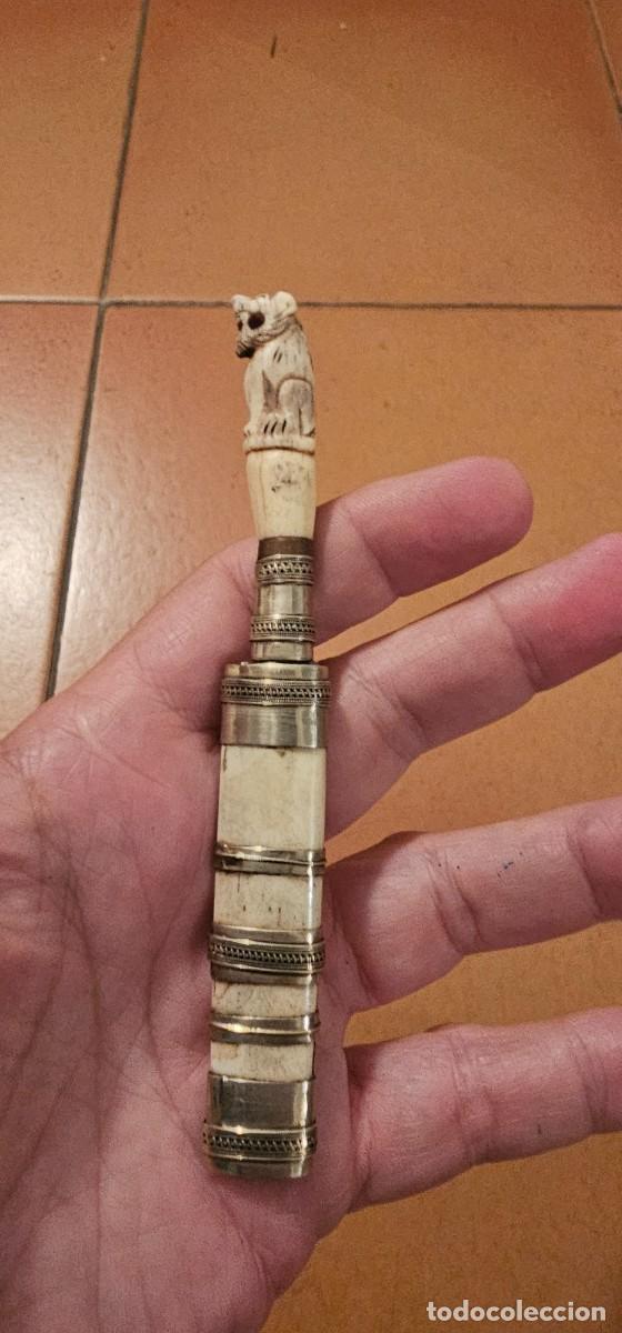 Militaria: Cuchillo tailandes de hueso y plata antiguo