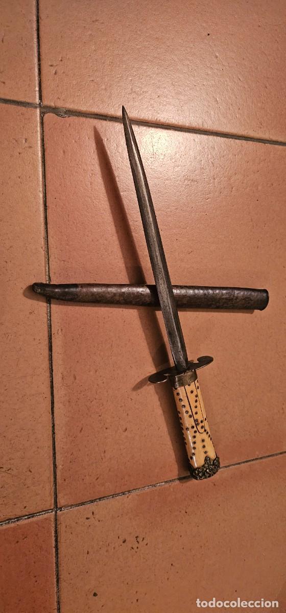 Militaria: Preciosa daga antigua hueso siglo XIX