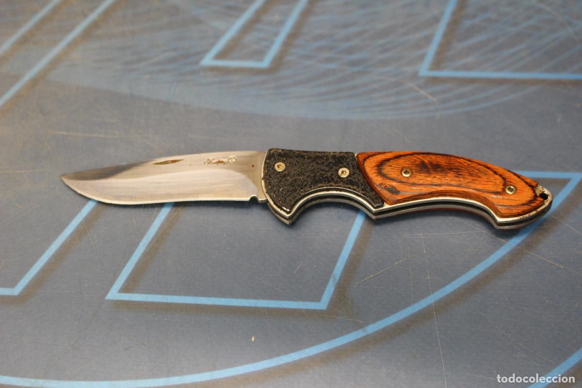 Militaria: Navaja, cuchillo plegable. Sin seguro.