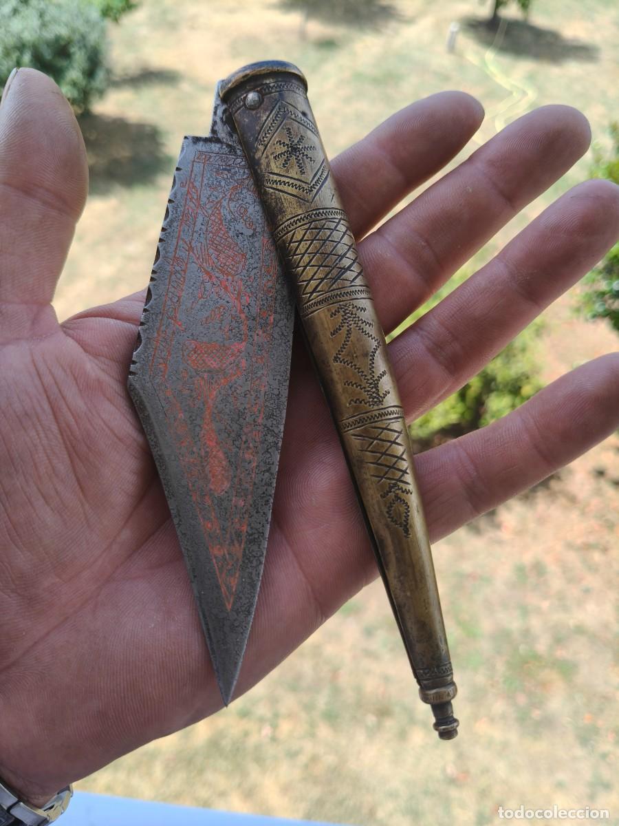 Militaria: NAVAJA TODA GRAVADA con leyenda SANTA CRUZ DE MUDELA