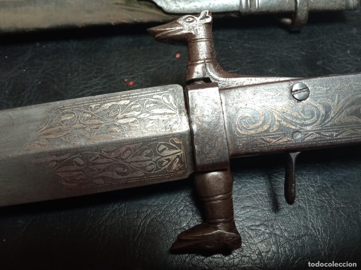 Militaria: Se trata de un cuchillo-pistola de monter&iacute;a o decuchillo de monte antiguo espa&ntilde;ol de alta colecci&oacute;n.