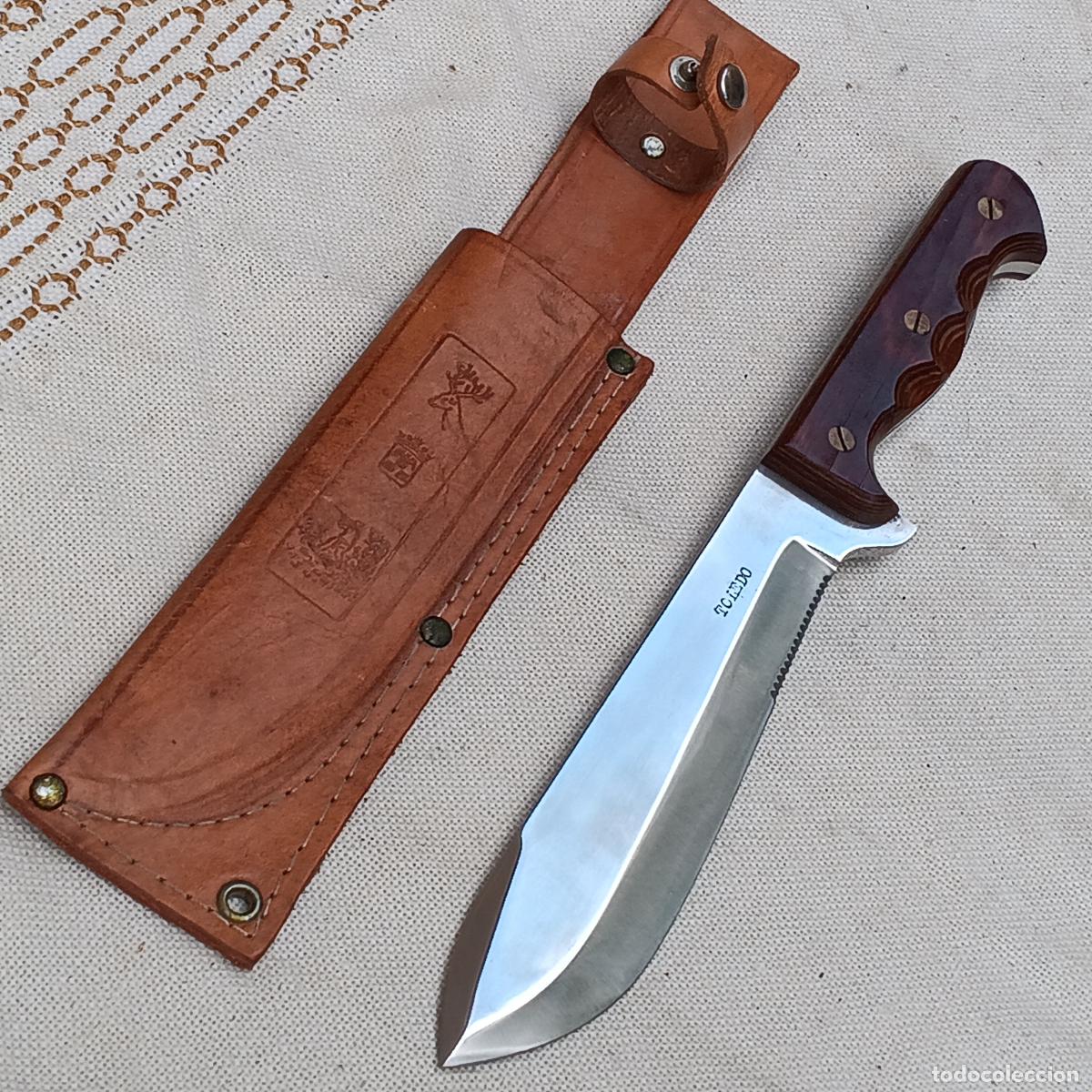 Militaria: CUCHILLO GRANDE DE CAZA - TOLEDO - FUNDA EN CUERO.