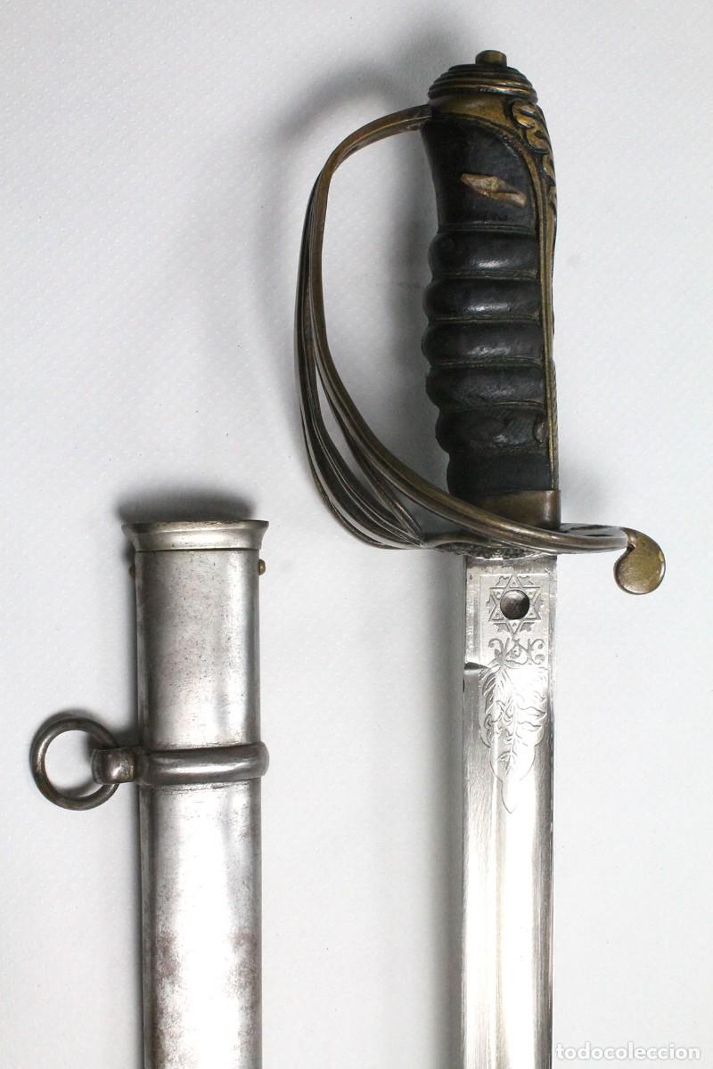Militaria: Espada Brit&aacute;nica de oficial de Infanter&iacute;a modelo 1822 con mongrama de la Reina Victoria