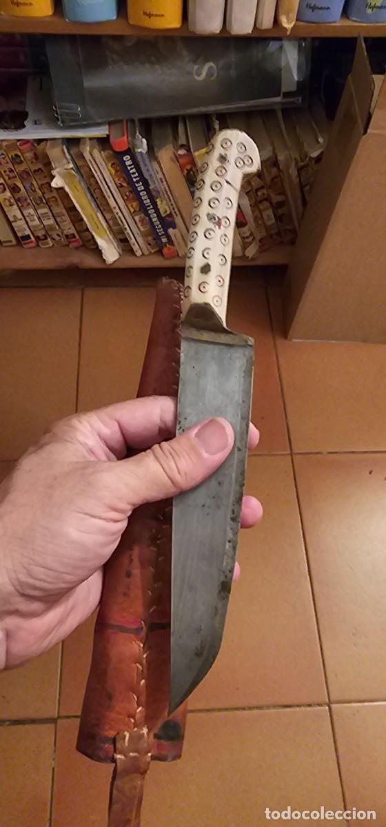Militaria: Bonito cuchillo balcones o Bosnia antiguo