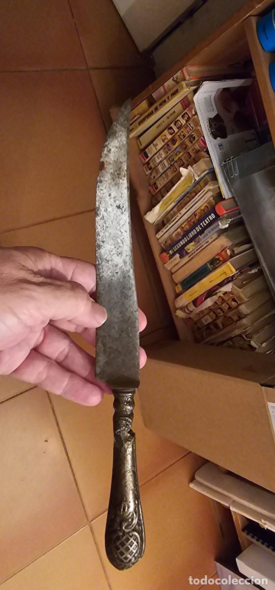 Militaria: Muy antiguo cuchillo mango de plata